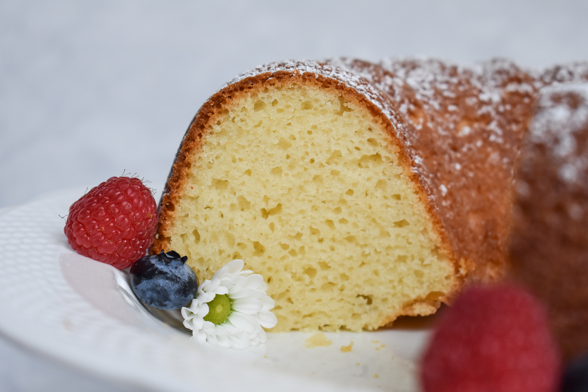 Low-FODMAP Sour Cream Pound Cake (Bundt style); Gluten-free, Lactose 