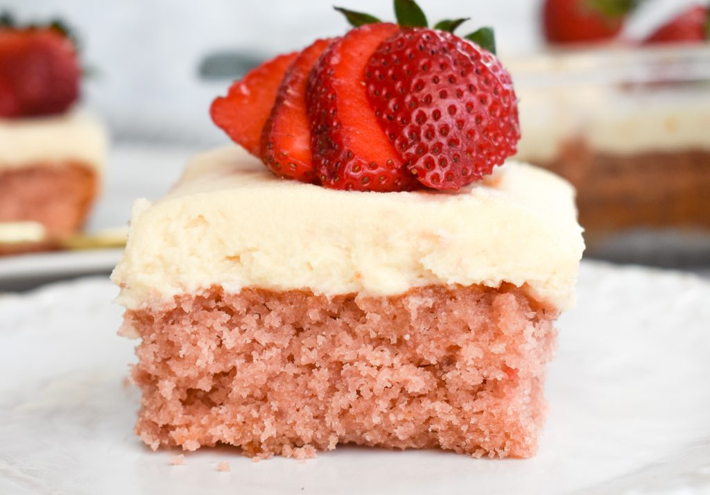 Fresh Low-FODMAP Strawberry Sheet Cake Using Happy Baking Vanilla Cake ...