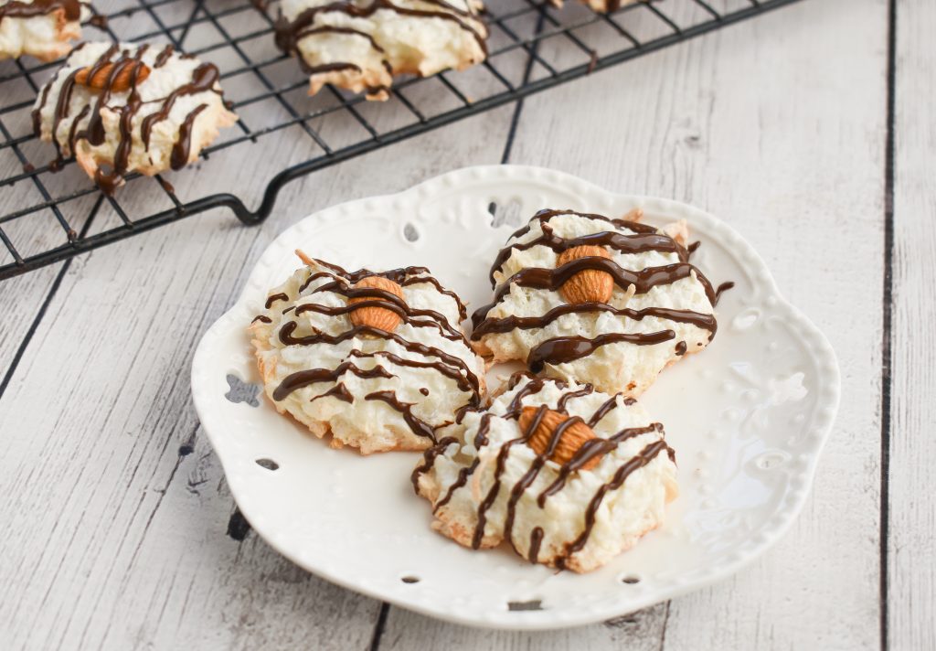 LowFODMAP ‘Almond Joy’ Coconut Macaroon Cookies; Glutenfree, Dairy