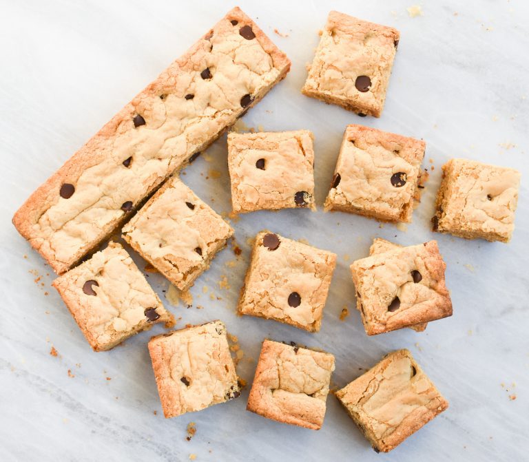 LowFODMAP Peanut Butter Brownies (Blondies) with Chocolate Chips