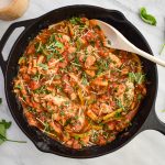 low-FODMAP skillet chicken cacciatore in cast iron