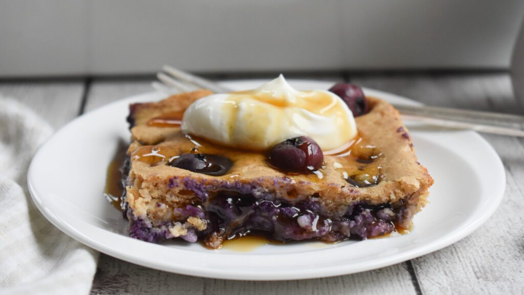 low-fodmap blueberry cottage cheese bake sliced in plate