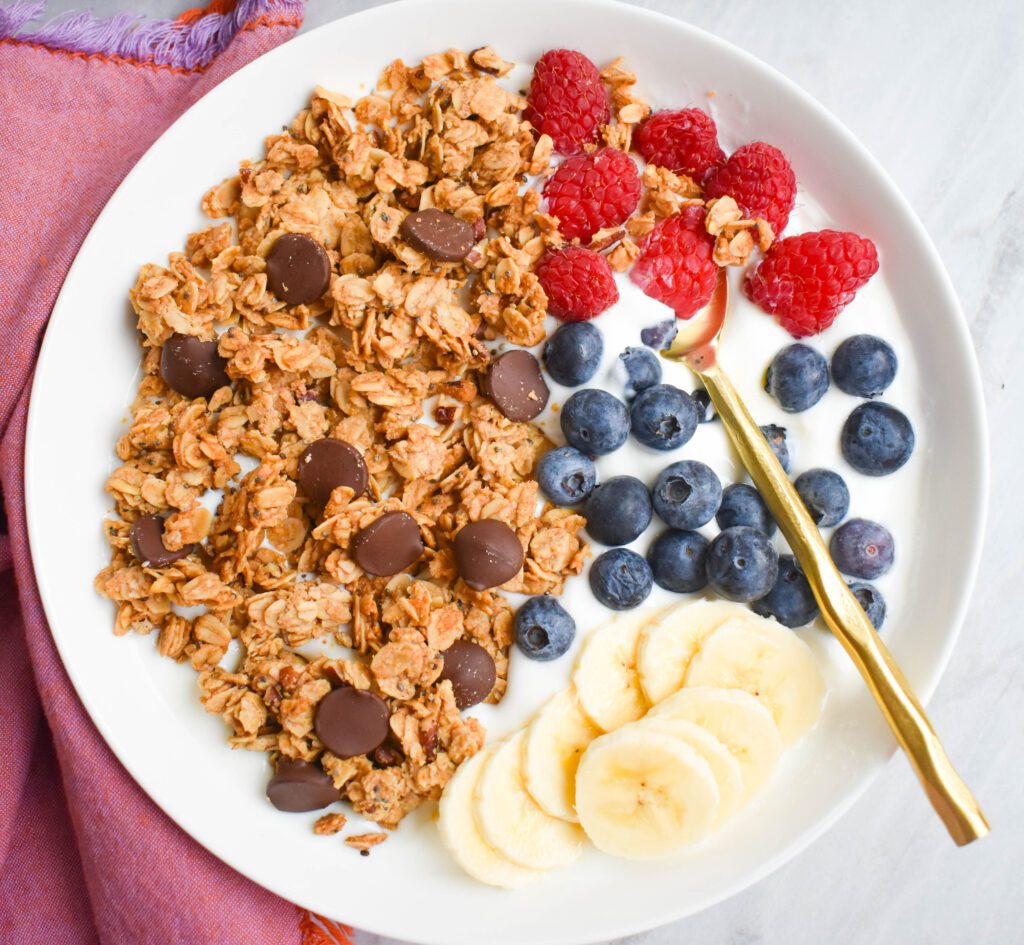 low fodmap chocolate chip granola with yogurt