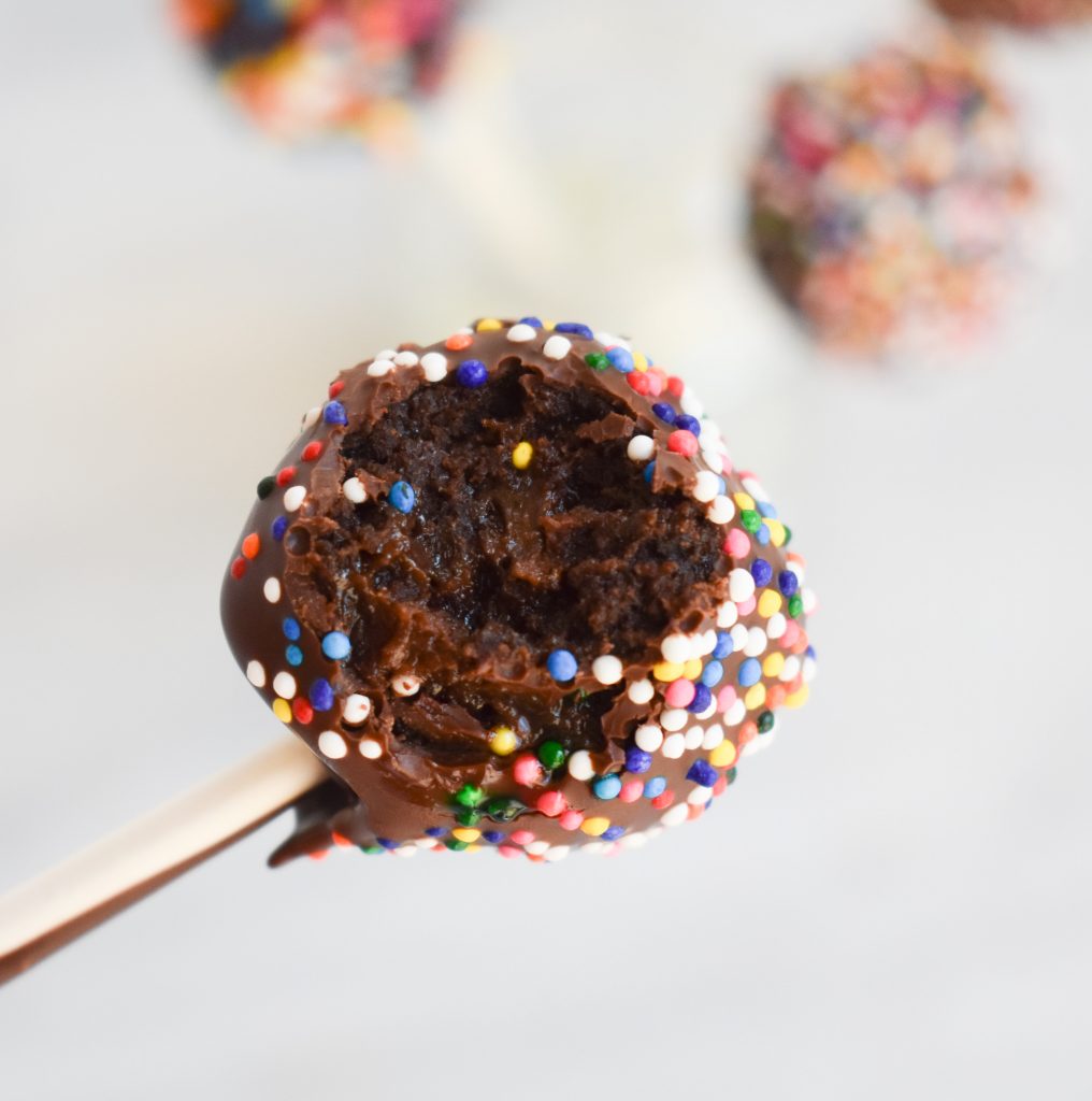 Fantastic Low-FODMAP Chocolate Cake Pops / Cake Truffles Recipe; Gluten ...