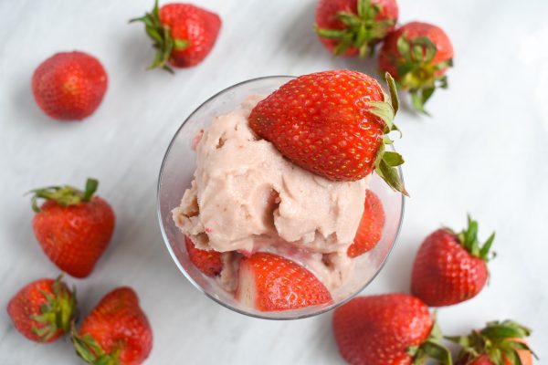 Fresh and Creamy Low-FODMAP Strawberry Ice Cream; Gluten-free, Dairy ...