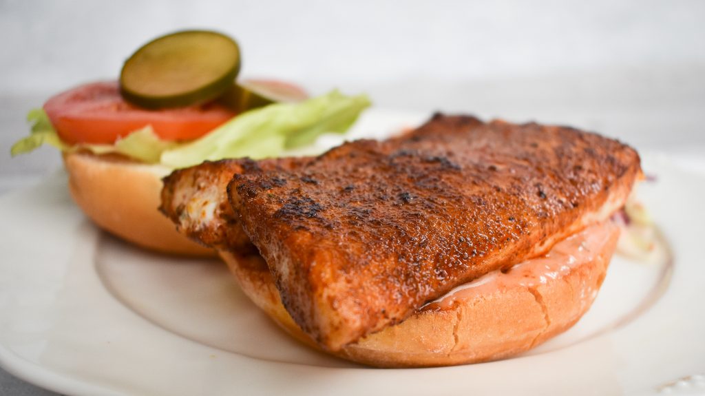 LowFODMAP Blackened Mahi Mahi Fish Sandwich; Glutenfree, Dairyfree
