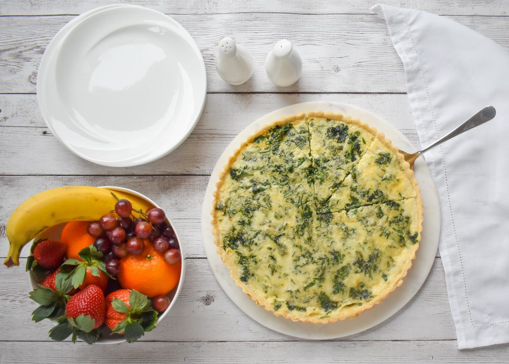 LowFODMAP Smoked Gouda Quiche Tart with Spinach; Glutenfree