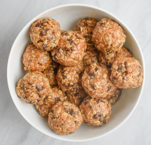 LowFODMAP NoBake Oatmeal Chocolate Chip Energy Bites; Glutenfree